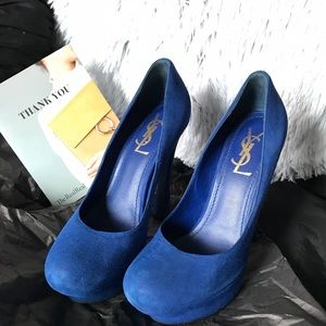 37 YSL Cobalt Palais platform pump